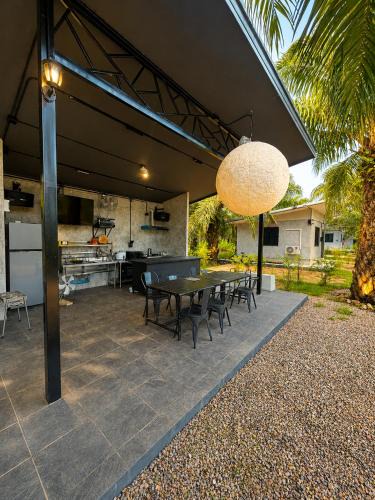 Chumphon Villa | บ้านสวนริมน้ำยางยวนโฮมลอดจ์พูลวิลล่า