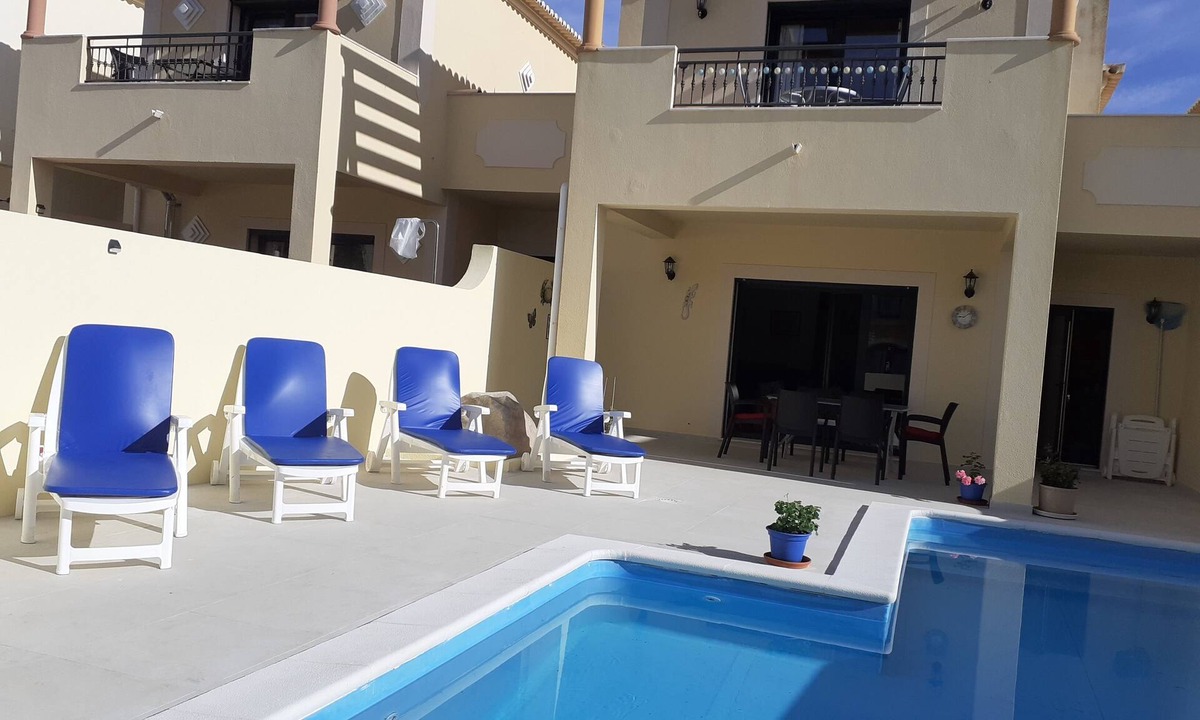 Burgau Villa | 2 bedroom holiday Villa on 4* Domus Iberica complex.