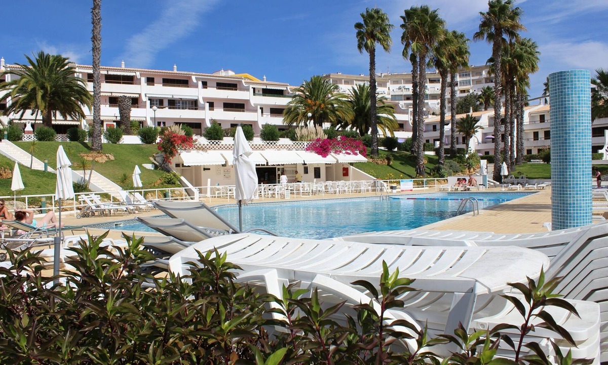 Montechoro Villa | 3 Bedroom Villa Sleeps 8 With Swimming Pool