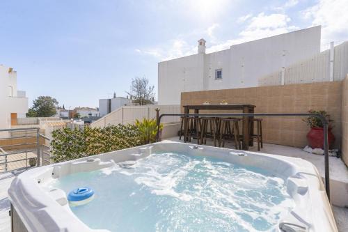 Correeira Villa | #343 Villa w Pool & Jacuzzi Luxury Stay