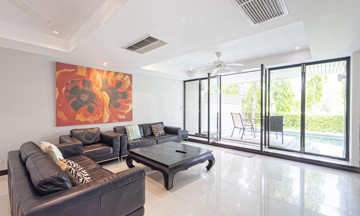 Kathu Villa | 9 person townhouse, private pool, 10 mins to Patong beach, shopping & nightlife.