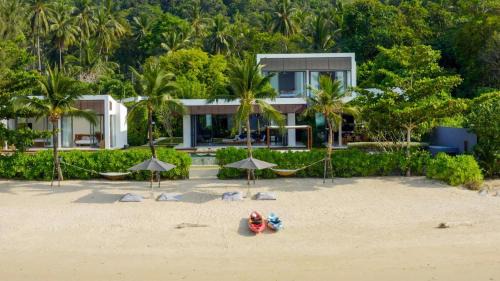Koh Samui Villa | Absolute Luxury Villa Malouna- Beachfront 6 Bedrooms Plus Kids Bunk Room 126