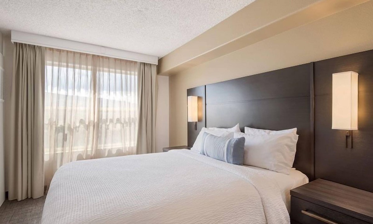 Reno/Tahoe Airport Hotel | Aesthetically Pleasing! 2 Beautiful Units, Close to the Truckee River Walk!
