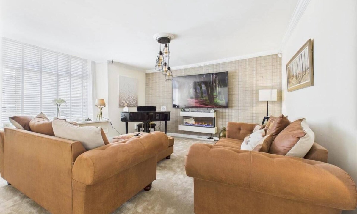 Wearhead House | Aisling House. A cosy 1890's three-bedroom retreat, a home with a story to tell.