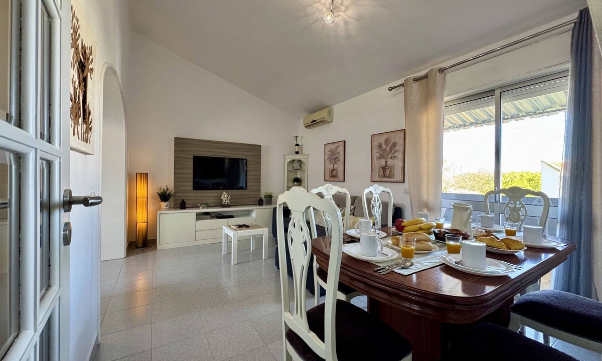 Correeira Apartment | Albufeira Stylish 5 by Homing