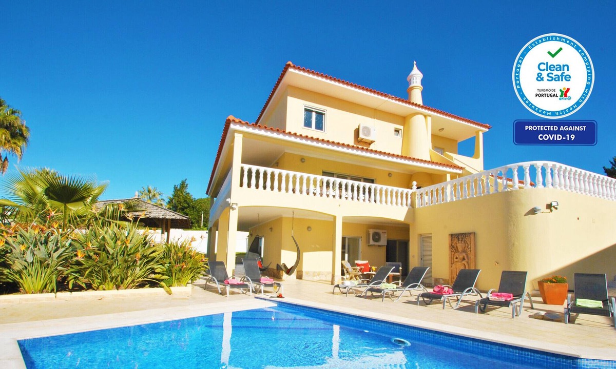 Montechoro Villa | AMAZING VILLA, AIR CON, WI-FI, PRIVATE POOL, CLOSE TO ALL AMENITIES