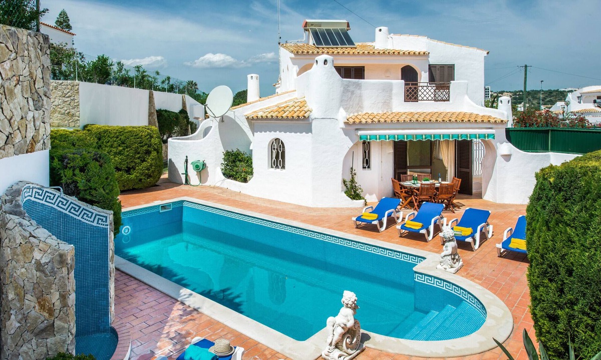 Sesmarias Villa | Amizade - Walking distances to Coelha beach