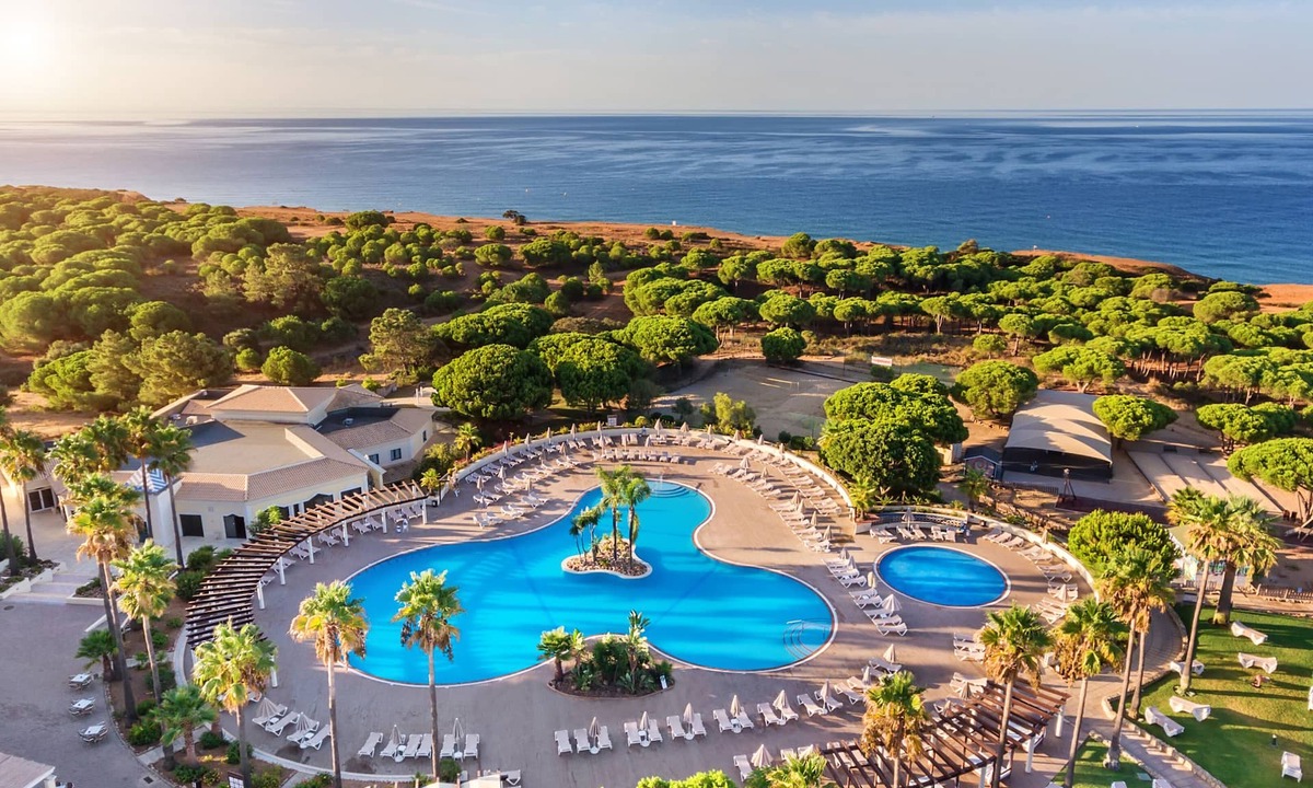 Aldeia das Acoteias Hotel | AP Adriana Beach Resort