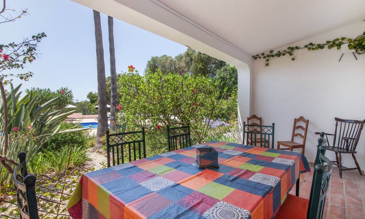 Silves Apartment | Apartment 'Two Bedroom 2' with Shared Pool, Wi-Fi and Air Conditioning