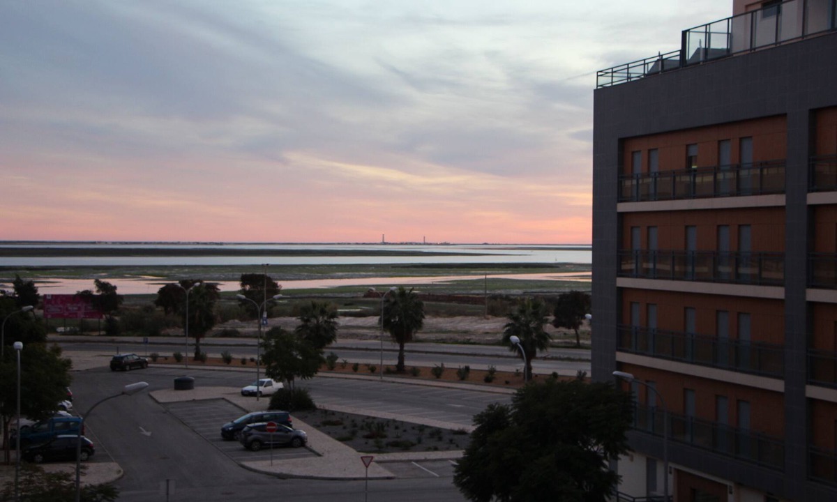 Olhao Condo | APARTMENT FLORIPES - 2 BEDROOMS, WIFI, TV CABLE, POOL, VERY COMFORTABLE