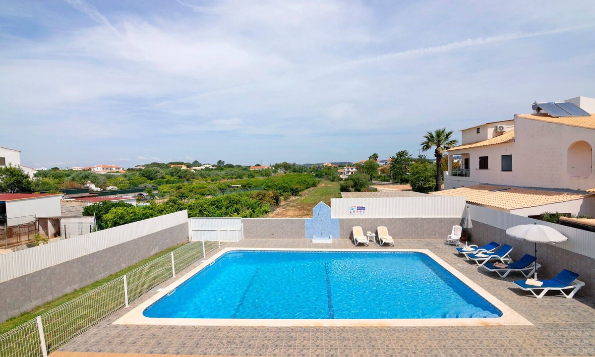 Vale de Carro Apartment | Apartment 'Galego C' with Shared Pool, Shared Garden and Wi-Fi