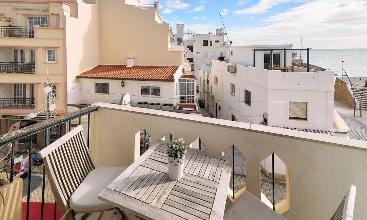 Armacao de Pera Apartment | Apartment Margit with sea view – 50 metres from the sea