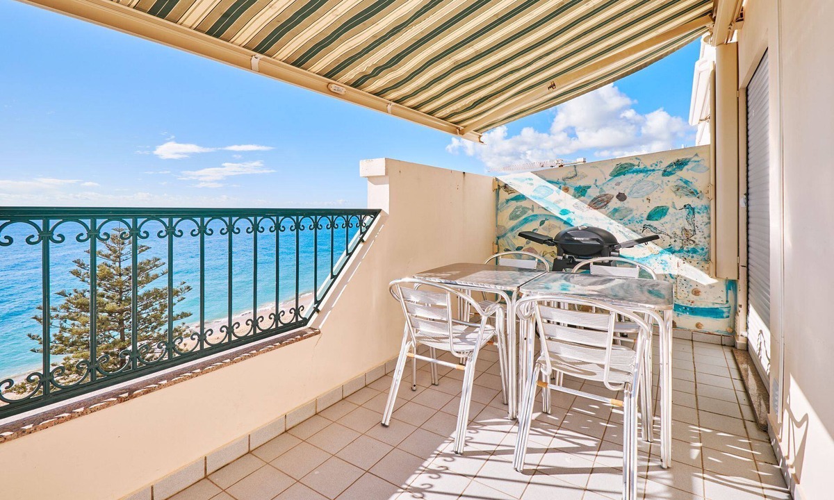 Armacao de Pera Apartment | Apartment Meerlust with fantastic sea view and large balcony and garage
