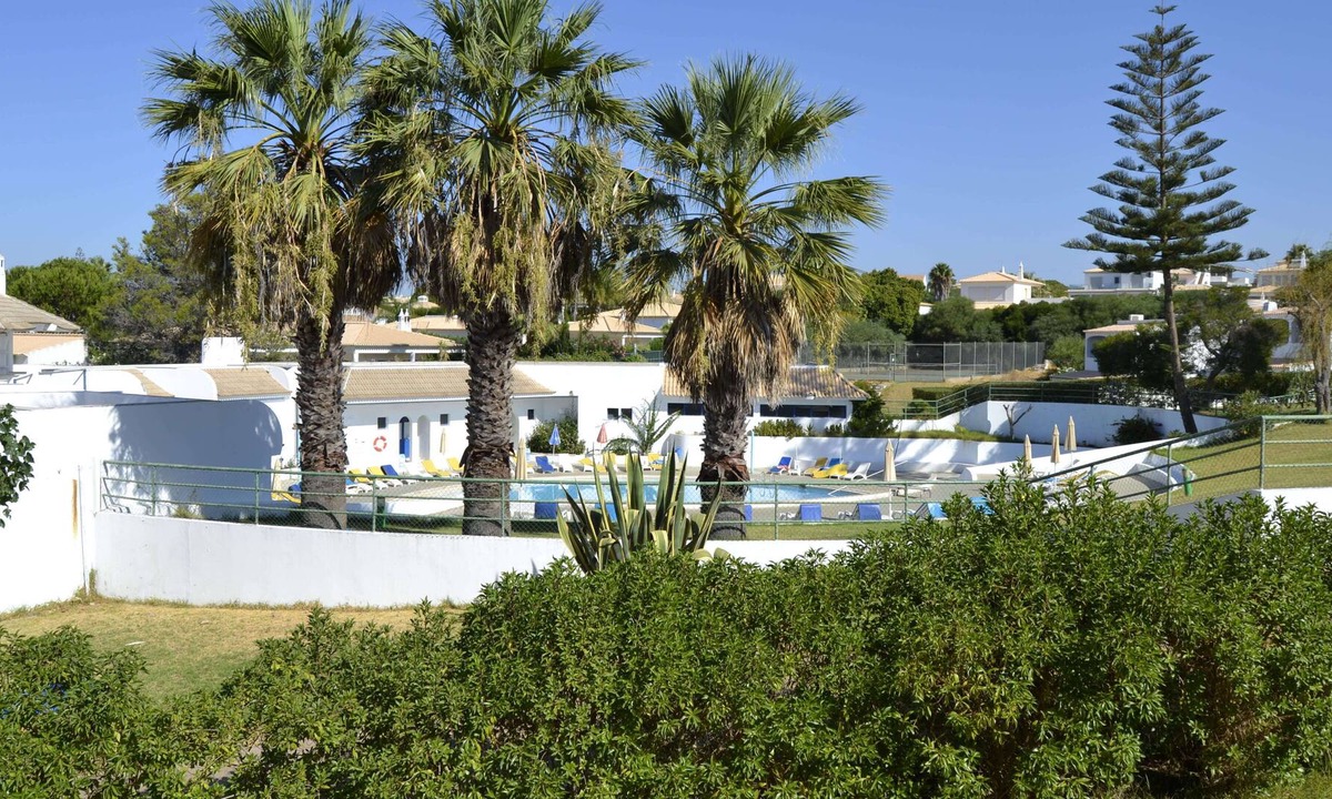 Branqueira House | Apartments at Balaia Gardens