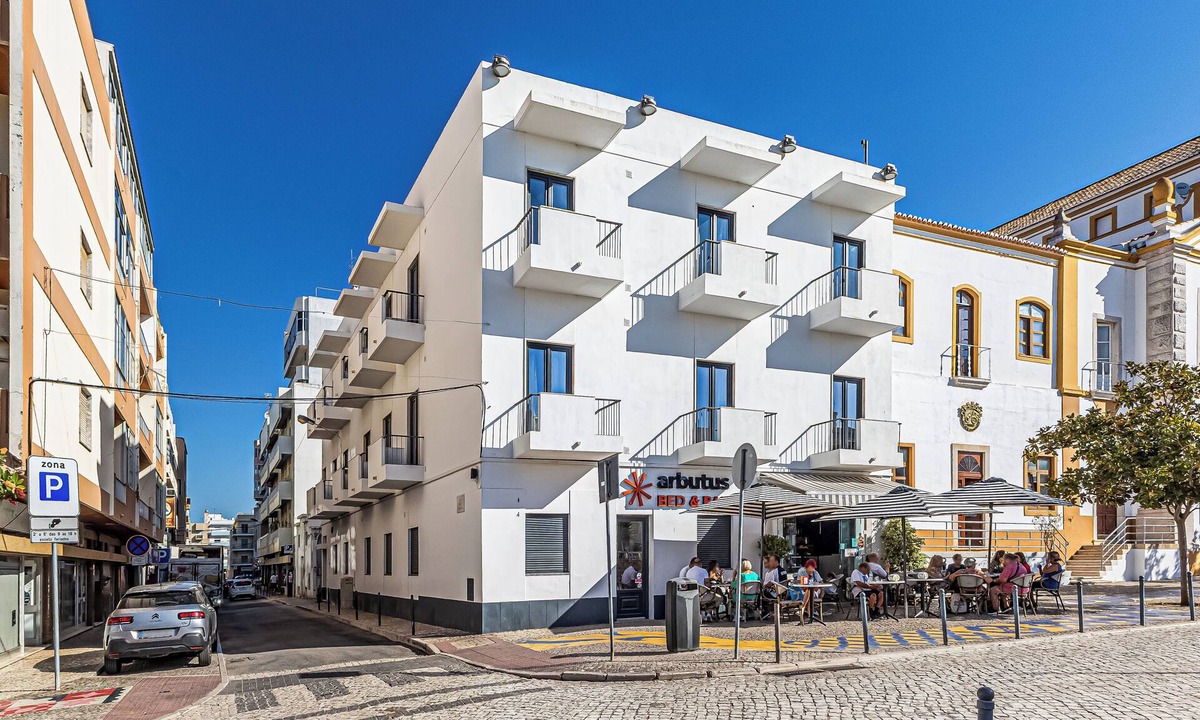 Portimao City Centre Hostel | Arbutus Bed & Bar