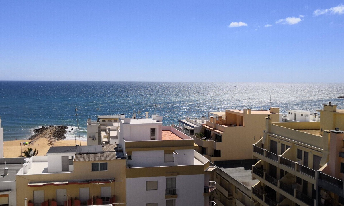 Cavacos Apartment | Atlântico 8- Sea View, Refurbished, Air Conditioning and Wi-fi.