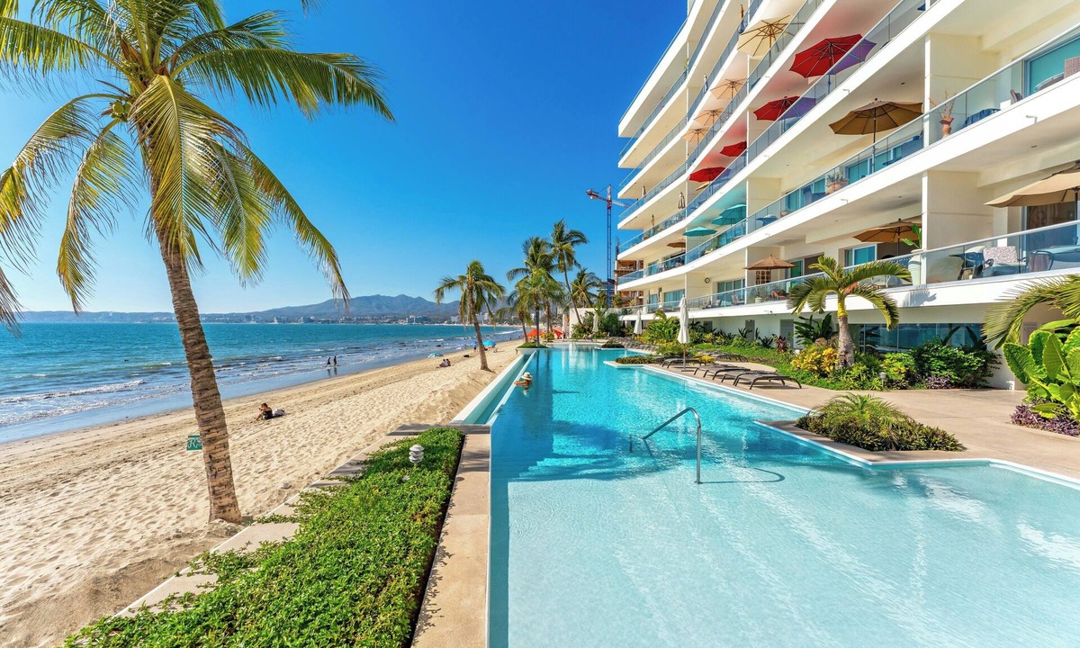 Bucerias Condo | Beachfront Golden Zone Bucerías Penthouse Agua - All new top to bottom Reno!