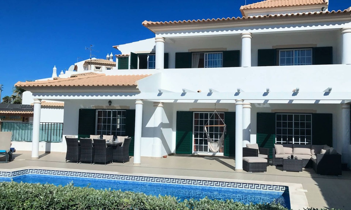 Vale de Parra Villa | Beautiful family villa with private heated pool, WiFi, snooker room and views