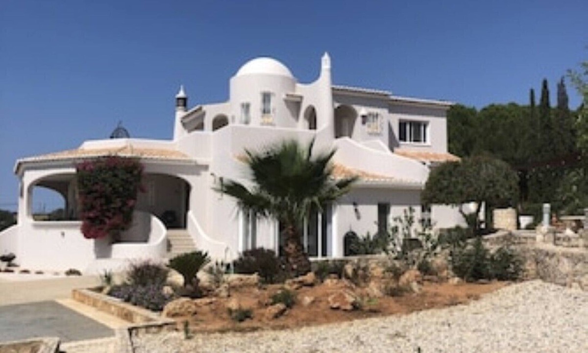 Caramujeira House | Beautiful Villa, seaview, pool, babypool, biggarden, Pentaque/Badminton/pingpong