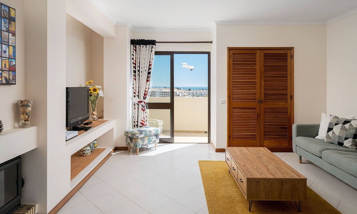 Correeira Apartment | Bela Vista 3BDR Penthouse w/Pool by LovelyStay