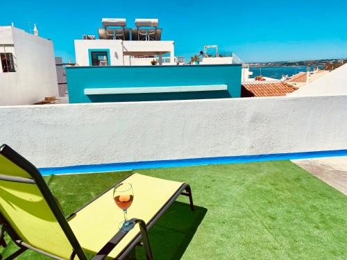 Alvor House | Bia Vintage Villa - Casa com Vista Mar, Terraço e Jardim no Centro de Alvor