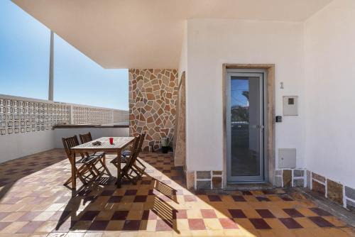 Praia de Faro House | Blife Riamya private rooms