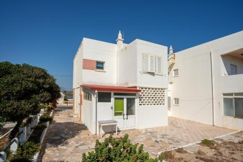 Praia de Faro House | Blife Sonya private rooms at Faro beach