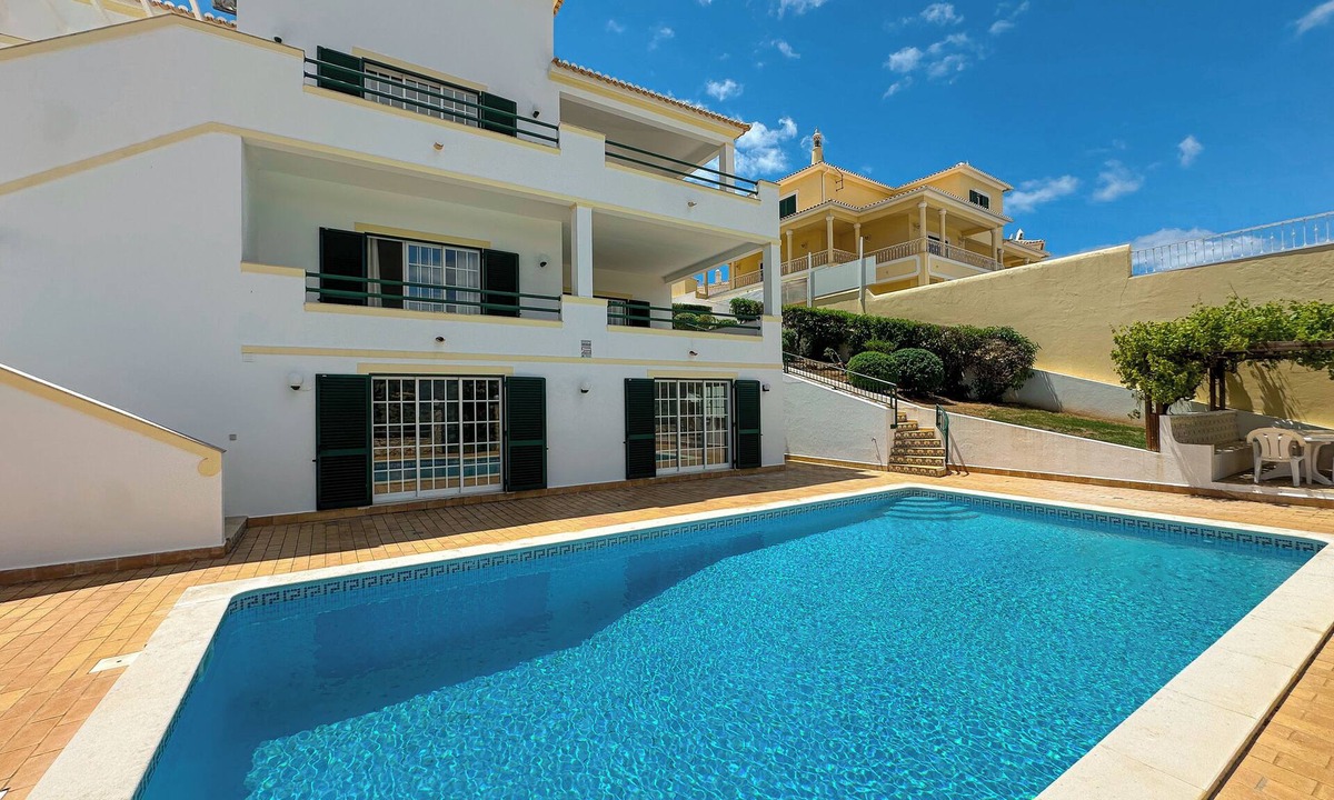 Albufeira Villa | BnB Homes Villa Verde with 4 bedrooms Pool, Marina View, BBQ & Landscape garden