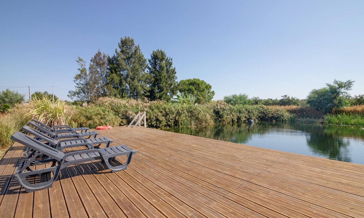 Moncarapacho e Fuseta Apartment | Bright Algarve Cottage with Yoga, Pilates and Natural Pond