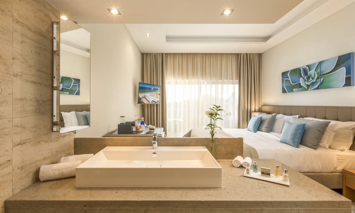 Lagoa Hotel | Caneiros Luxury House & Suites