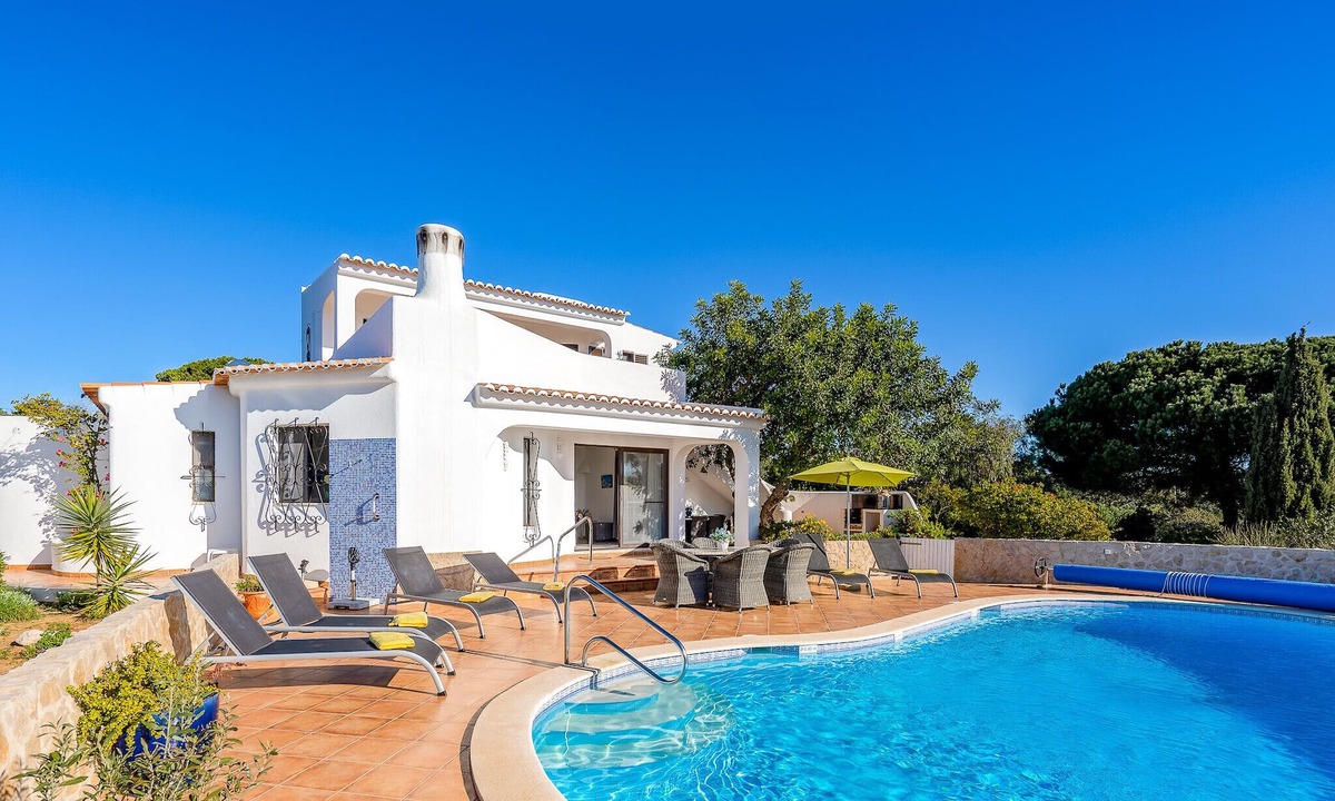 Lagoa e Carvoeiro Villa | Casa Carob, 4 bedroom villa with air conditioning and private pool
