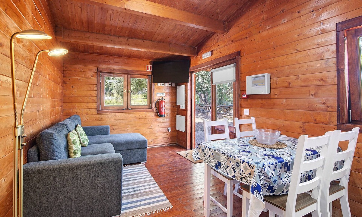 Pedra Arrancada House | Casa de Campo Vale do Asno-Bungalow '3' with Shared Pool, Wi-Fi and Air Conditioning