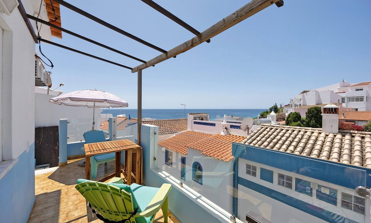 Burgau Apartment | 'Casa dos Netos Netos' with Sea View, Wi-Fi and Air Conditioning