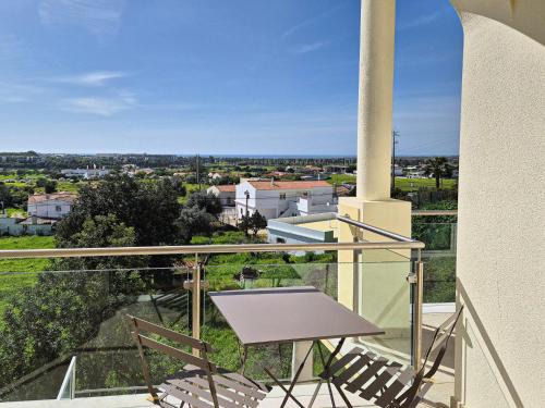 Vale de Parra Villa | Casa Ferreira - Encosta Vista Salgados - BY BEDZY