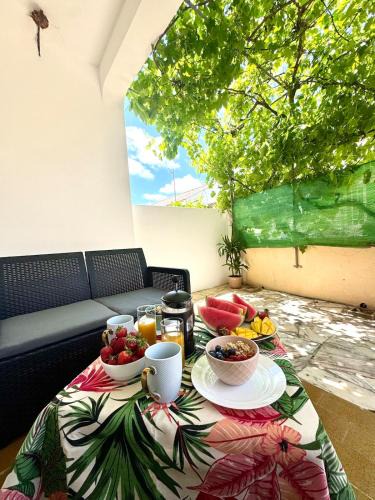 Budens House | Casa Tranquilidade Private House l Garden l Beach