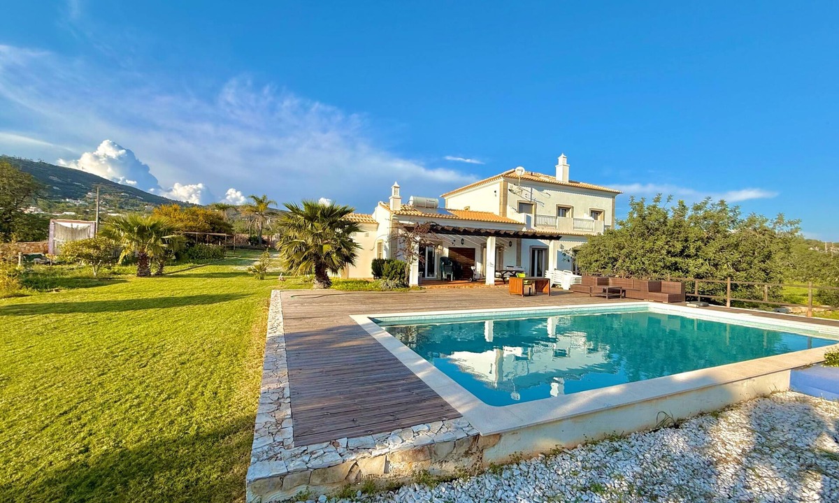 Santa Barbara de Nexe Villa | Charming Villa with pool close to Faro Portugal