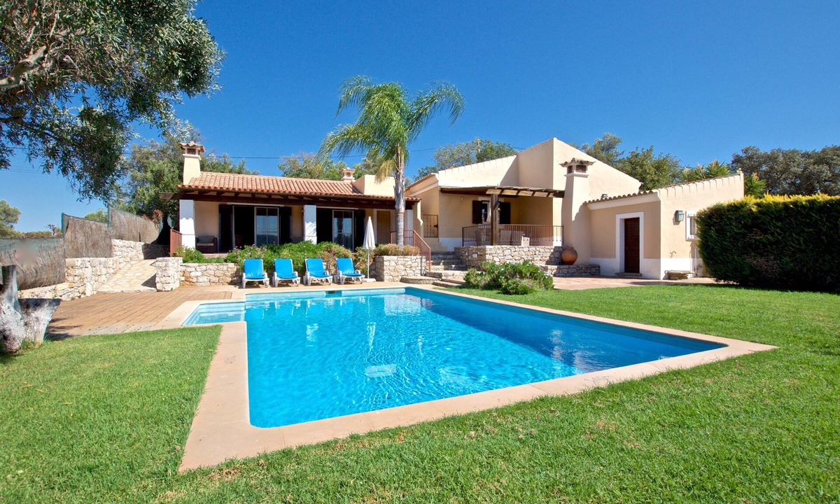 Charneca Villa | Charming Countryside Cottage