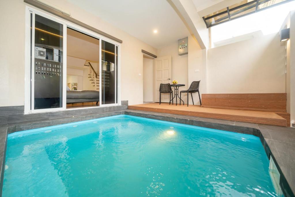 Patong House | Chill Beach Bangla comfy bed and pool 3 bedrooms 10pax