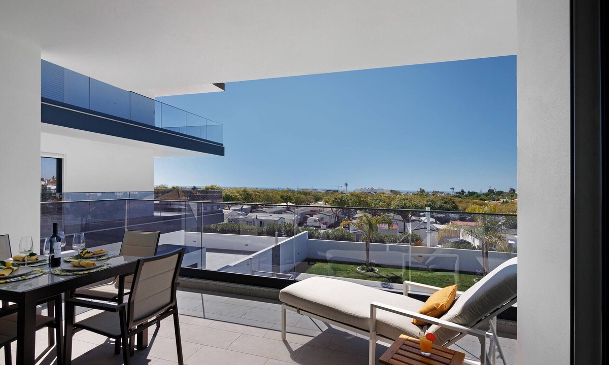 Conceicao e Cabanas de Tavira Apartment | Clearwater View Apartment with Sea View, Wi-Fi and Air Conditioning