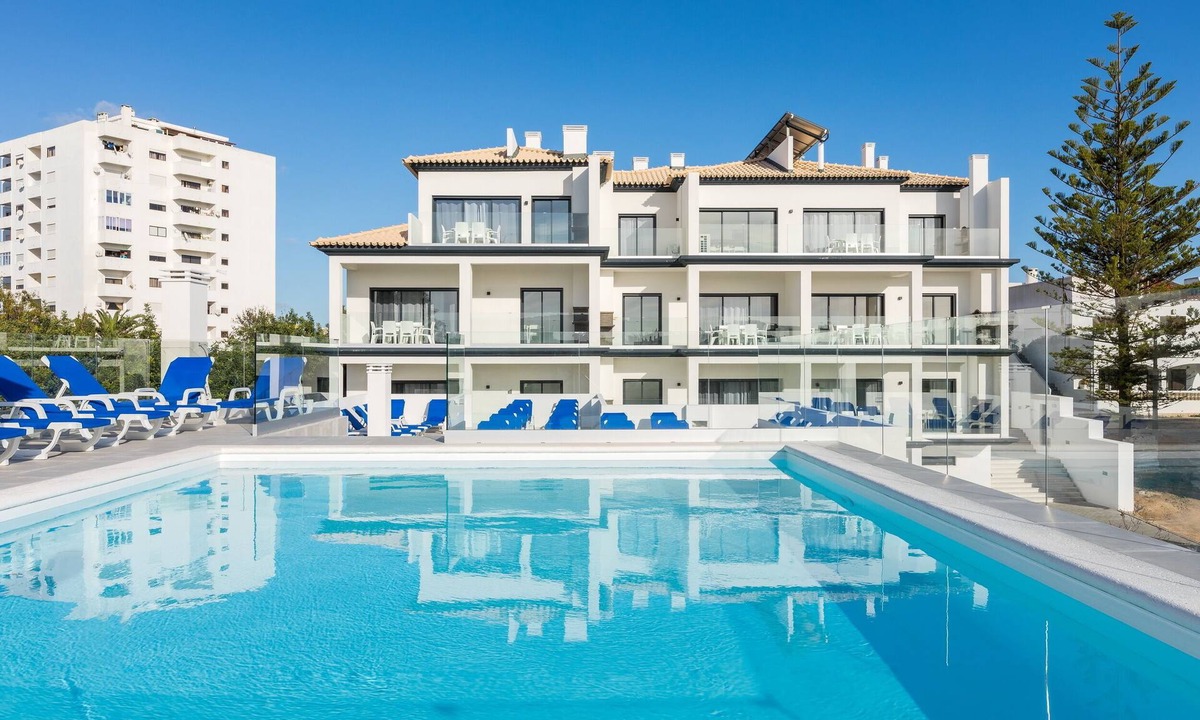 Correeira Apartment | Correeira Luxury Residence T2 L - Albufeira, Pools, Wifi, Bbq, Beach