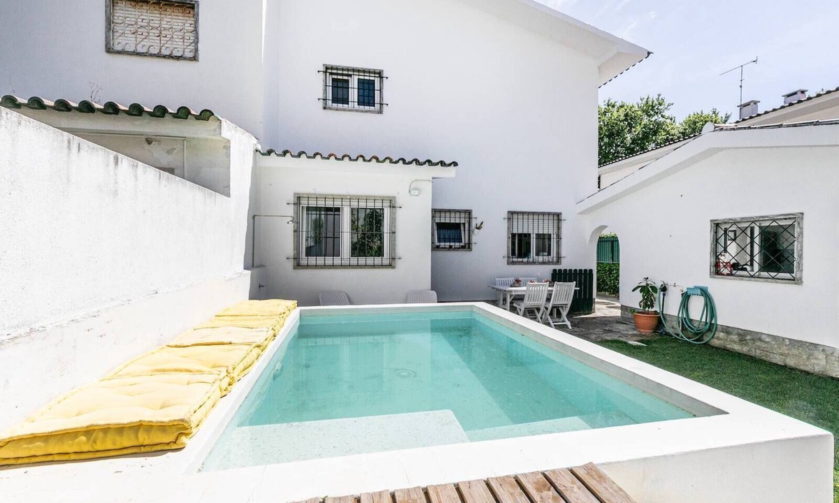 Estoril Villa | Estoril Beach Villa.