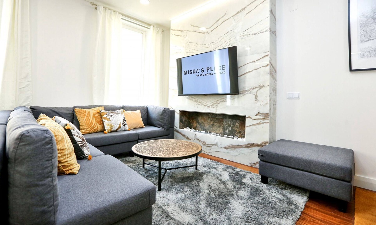 Sao Pedro Apartment | Green & Gorgeous - 3 bedroom Getaway in the Heart