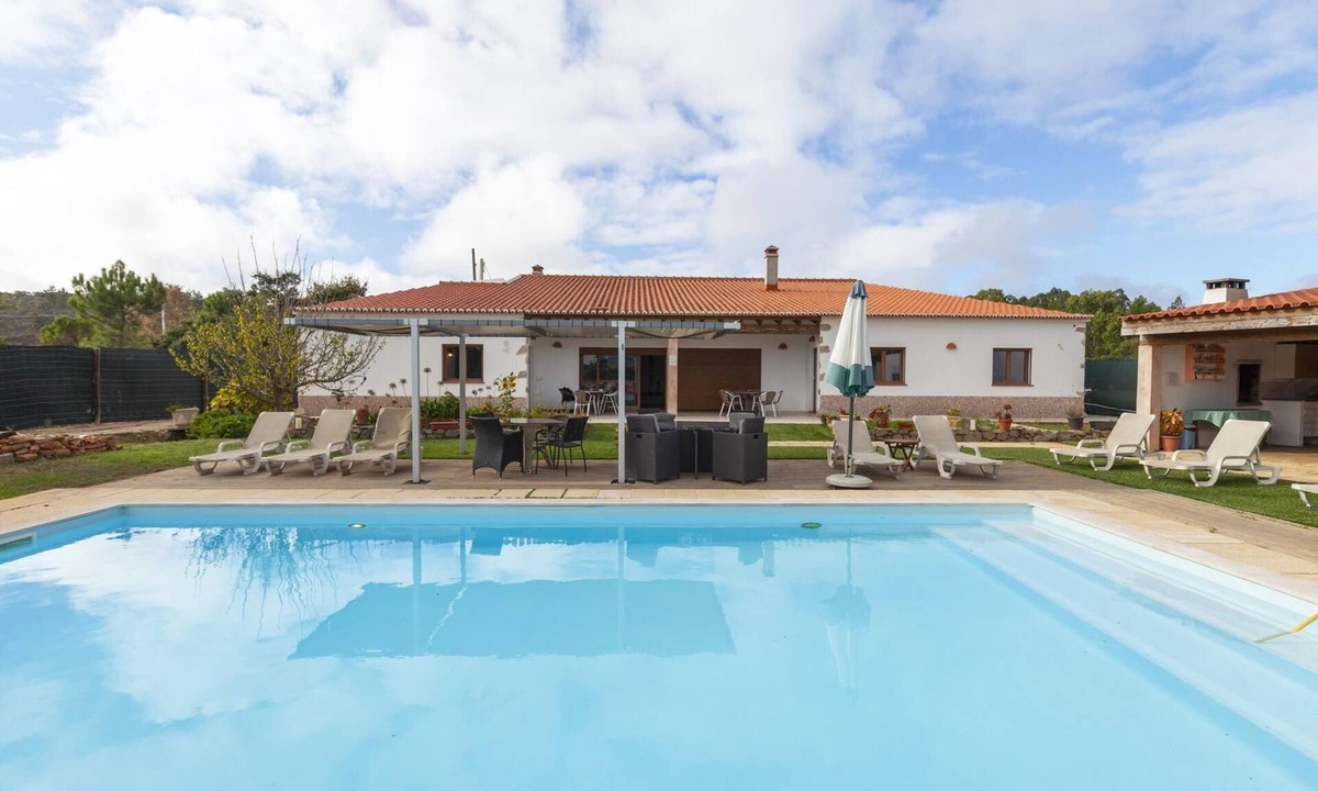 Abris Apartment | H - Amoreira Beach Studio in Montes de Praias Guesthouse in Aljezur