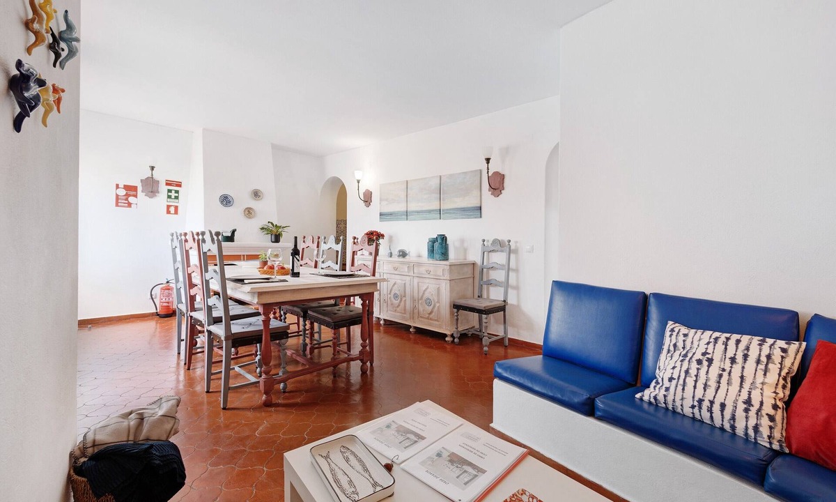 Espiche Apartment | Holiday Apartment "Casa Branca" with Private Terrace & Wi-Fi