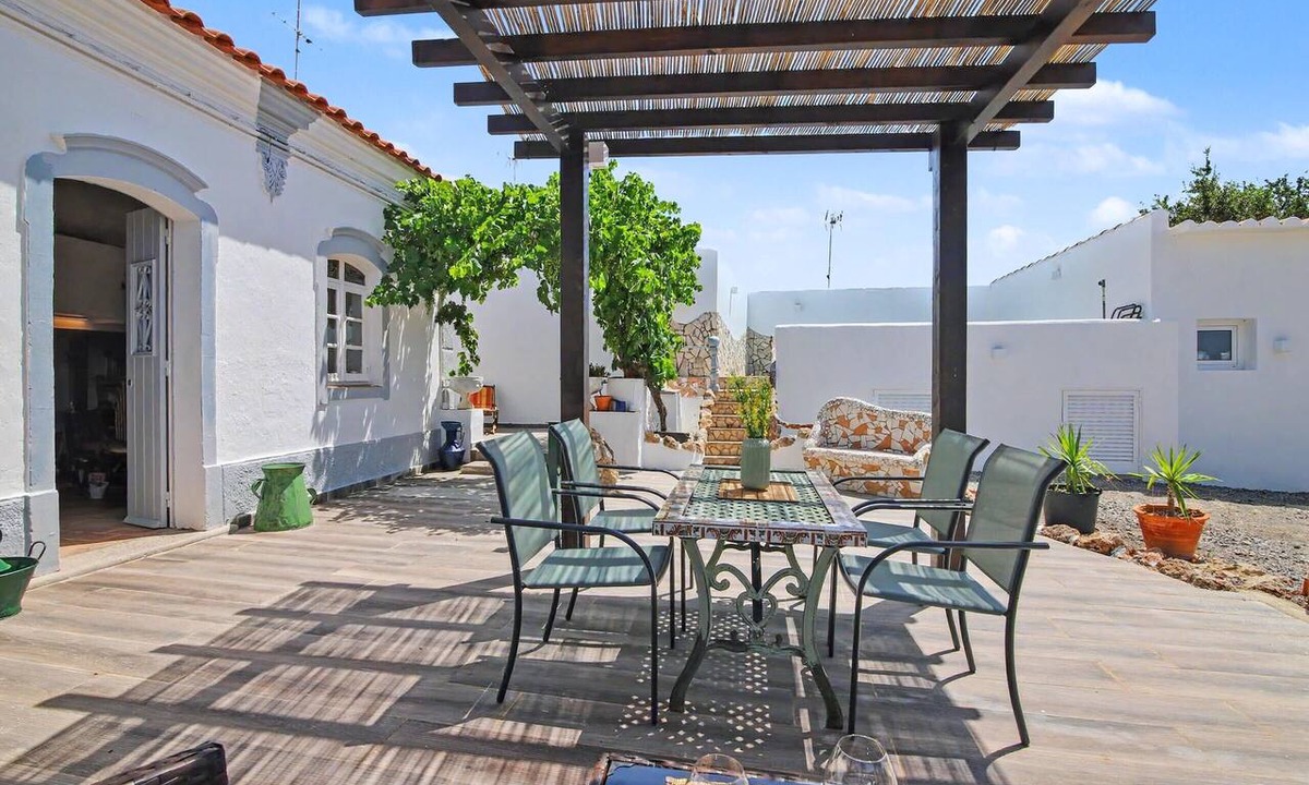 Vila Nova De Cacela House | Holiday Home 'Cacela Inn 2' with Shared Terrace, Wi-Fi and Air Conditioning