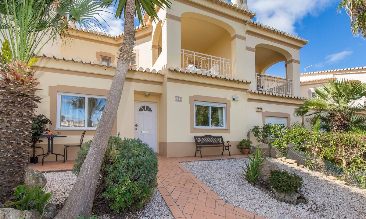 Penina Villa | Homely villa great for Algarve explorers, golfers and beach goers