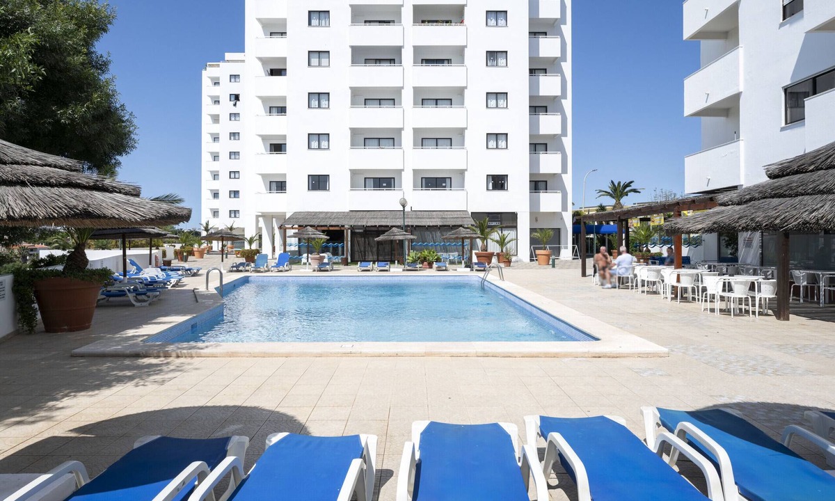 Correeira Apartment | Hopstays - Albufeira Olympics with pool