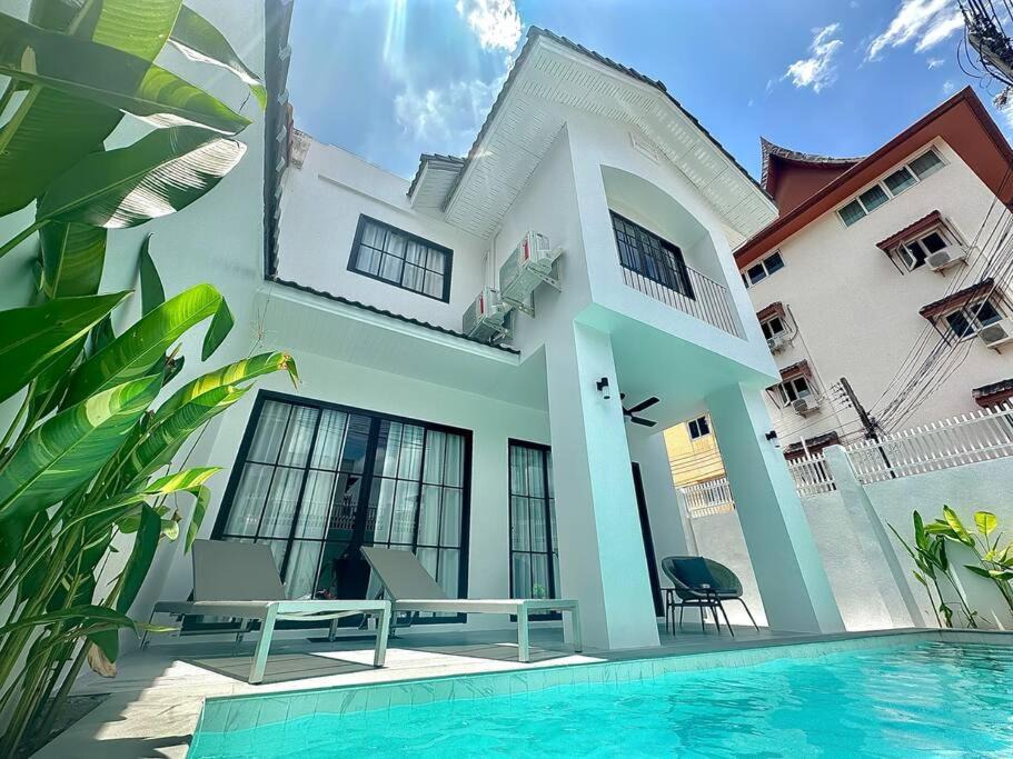Patong Villa | House 148 Patong Pool Villa 4BR Near Beach