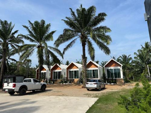 Lang Suan House | Huather villa & cafe หัวเท่อวิลล่า