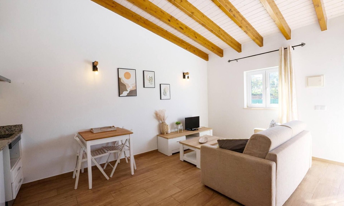 Alfarrobeira Apartment | I - Apartment 2 in St. Johns Countryside Getaway